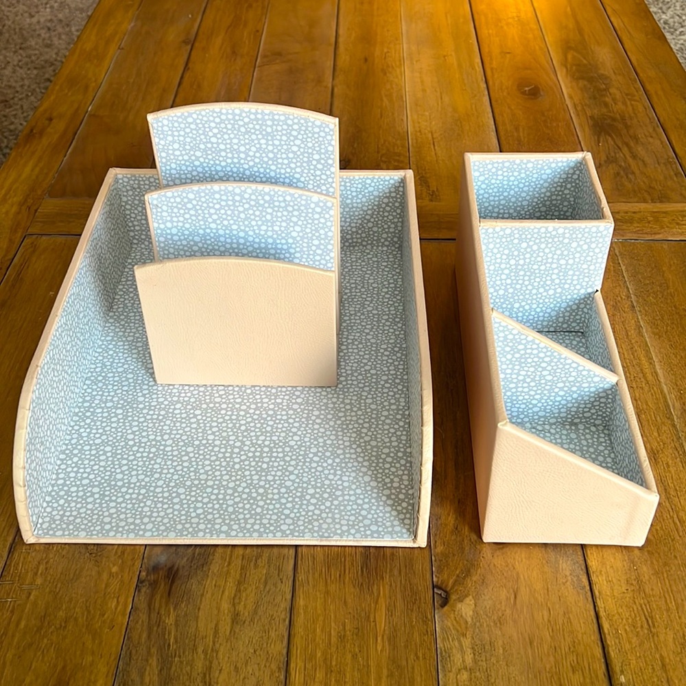 Light pink desk organizer set